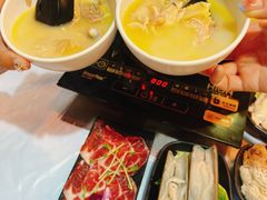 -鲜入围煮花胶鸡海鲜火锅