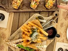 -Mark&Mars Restaurant