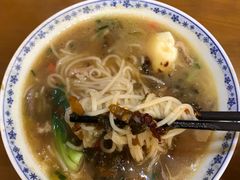 -邱芳粉店(迎宾大道旗舰店)