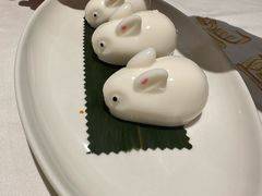 牛奶小白兔-香港龙凤楼(陆家嘴中心店)