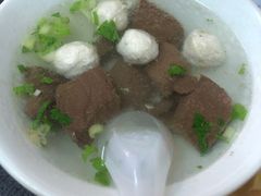 -松树干拌面店