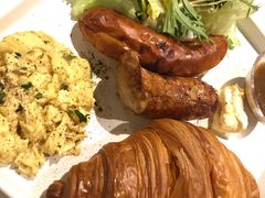 英式牛角包配芝士肠全餐-GOTLOT COFFEE&KITCHEN角落厨房NOOK店