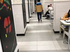 -老娘舅餐厅(黄龙体育中心店)