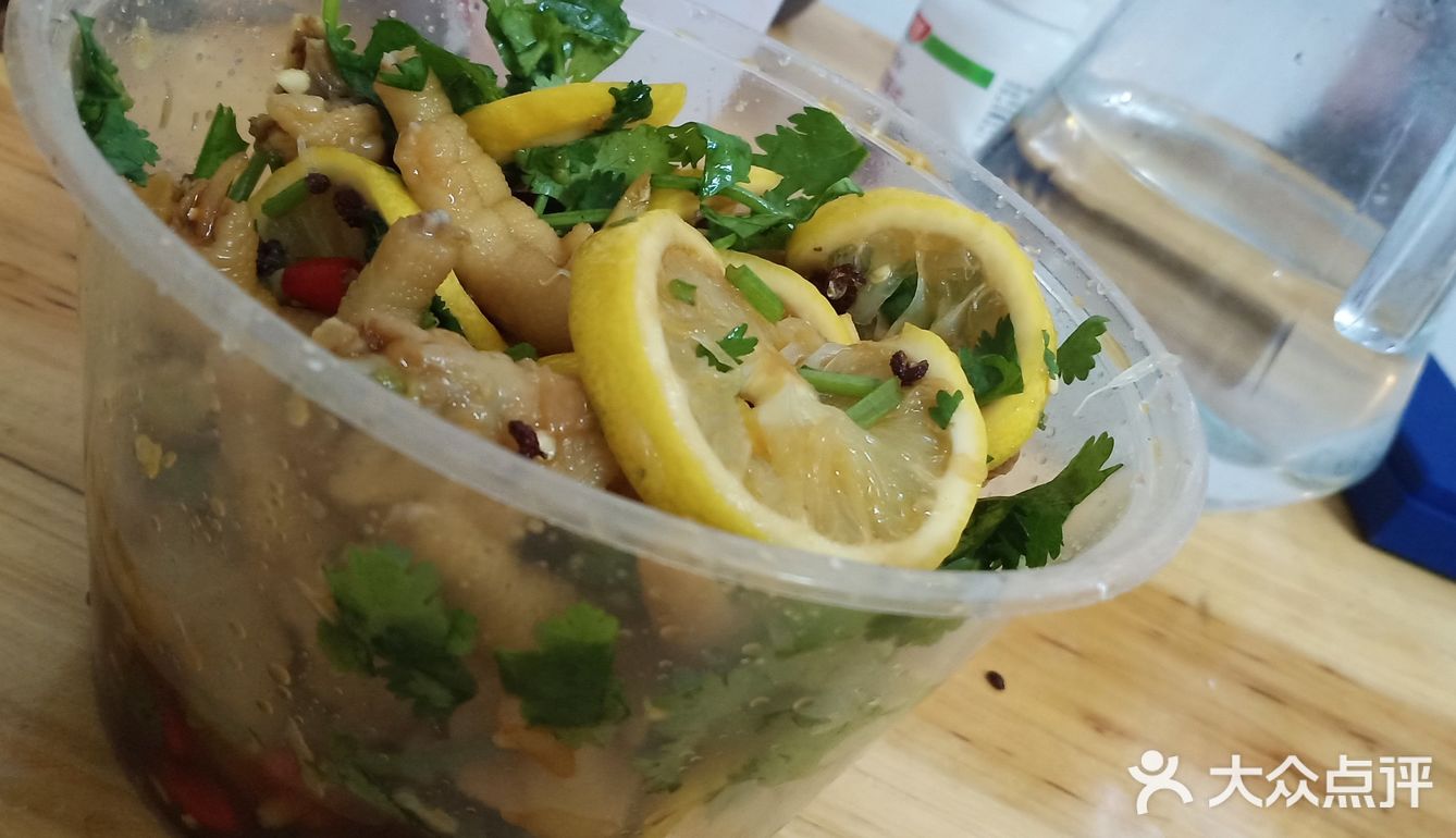 DIY自制柠檬麻辣凤爪。