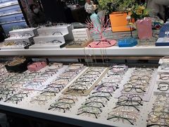 -宏宇眼镜蔡司依视路折扣店(兆佳眼镜城店)