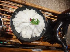 -老牌坊云南鱼豆花火锅(哈西万达店)