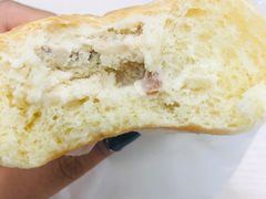 海盐荔枝玫瑰冰面包-沁屋面包店(人民东路店)