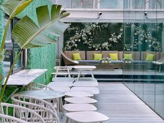 -The ROOF (通盈中心店)