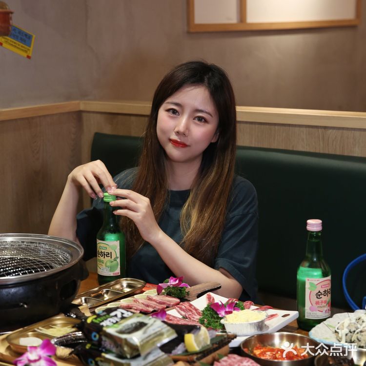 深圳探店｜排队1小时我在烤肉店吓到尖叫