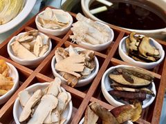 -天宜隆蘑菇宴火锅(石景山旗舰店)