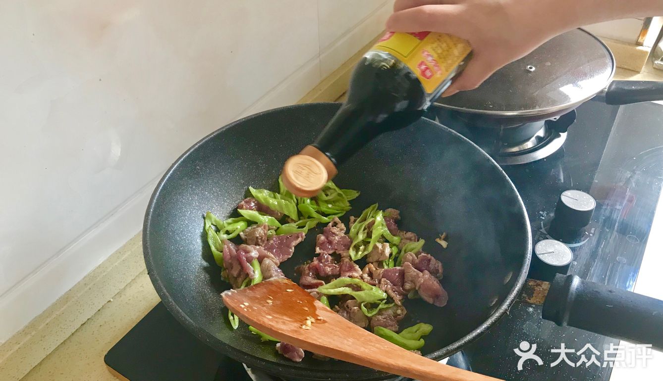 超好吃的日常家庭辣椒炒肉肉
