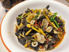 -绿草地·湘菜(酃湖师院店)