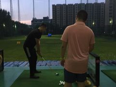 -仙霞高尔夫练习场-停车场