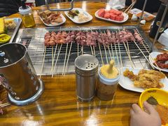 -哈尔滨小酒馆·鲜肉现穿自助烧烤(康新花园店)