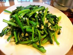 -临江餐馆二楼美食部落