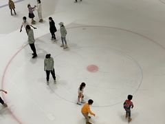 -冰纷万象滑冰场(深圳万象城店)