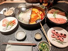 -三出山火锅(南京万象天地店)
