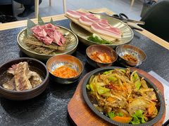 -臻牛烤肉