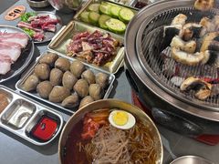 -围炉肉舍•炭烤活鳗•丹东海鲜烤肉(步行街店)