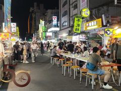 -六合夜市