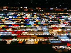 -席娜卡琳火车铁道夜市