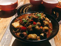 -虾弄弄海派小龙虾·牛羊蝎子火锅