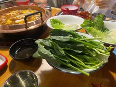 -虾弄弄海派小龙虾·牛羊蝎子火锅