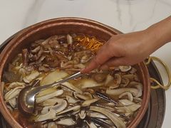 -菌海森林·非遗野生菌火锅(西山区滇池路摩根道店)