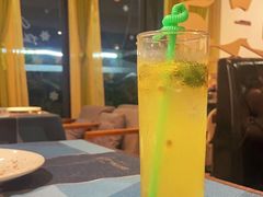 -又见马甲M8融合西餐厅(体育中心店)