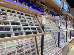 -诺柯视眼镜-蔡司依视路官方工厂店(淞南一店)