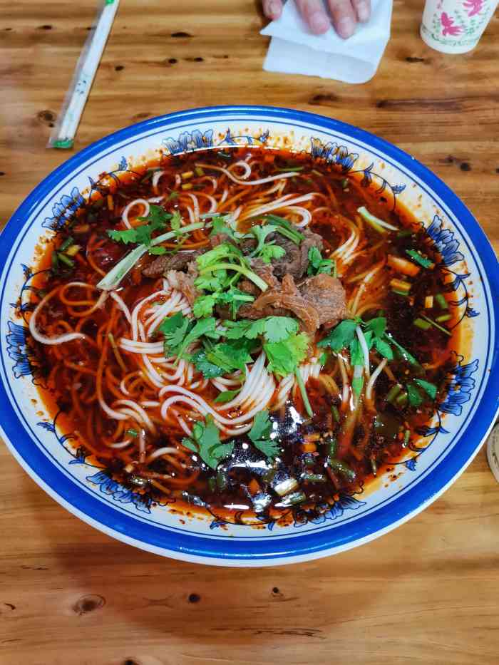 万州牛肉面(波密店)-"想吃面,这里重庆面馆居多,随便挑了家.除.