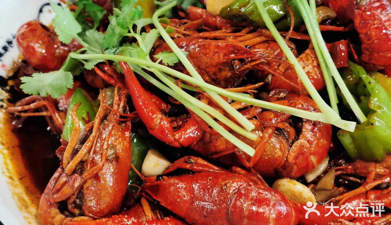 火锅遍地有，好吃的筒骨火锅很稀有