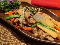 彝族辣炒牛肉-花马天堂云南餐厅 Lost Heaven(高邮路店)