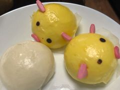 蛋黄流沙包-中东大市场美食城