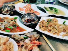 -覃记海鲜美食餐厅