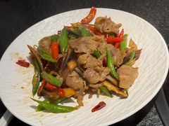 黑皮鸡枞炒牛肉-一善菌·云南菌汤·云南菜(银泰城店)