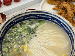 鲜花过桥米线-新世界·过桥米线宴