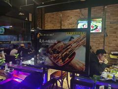 -何师烧烤·香辣蟹·川菜·30年老品牌(太古里旗舰店)