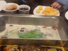 -百年川椒重庆老火锅(光谷店)