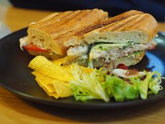 煎鸡胸肉帕尼尼-HELLO 27 意面·沙拉·帕尼尼