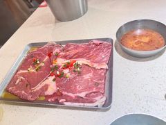 -蚂蚁洞·烤肉大营地(上海静安大悦城店)