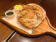 餐前面包-恰餐厅及酒吧 CHAR Bar & Grill (北京丽都皇冠假日店)