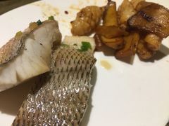 清蒸鲈鱼-东华假日酒店自助餐