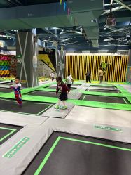 -反弹蹦床公园·亲子乐园·团建·派对(尚品奥莱店)