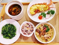 -臻康乃馨月子中心(集美店)