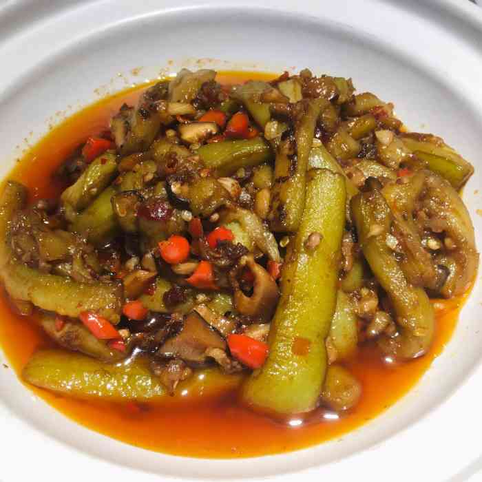 彭厨(平顶山店)-"彭厨首先位置还算好找,朋友请客来这里,生.