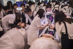 -小乐化妆美甲半永久培训学校