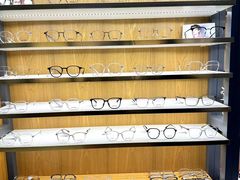 -优医视平价眼镜蔡司依视路折扣工厂店(德胜门店)