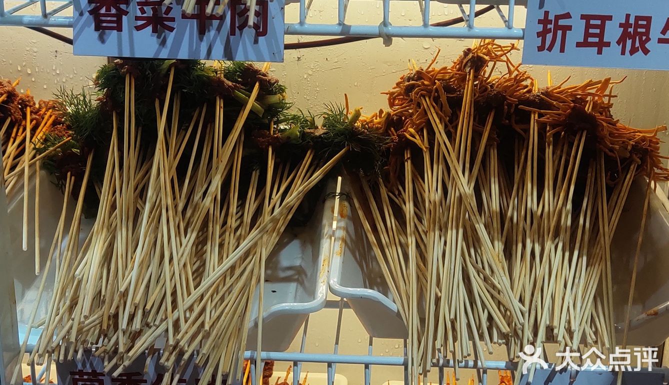 2. 鲜串配妙蘸，一口就沦陷