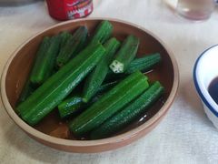 -猪三哥肥肠鸡川菜小炒